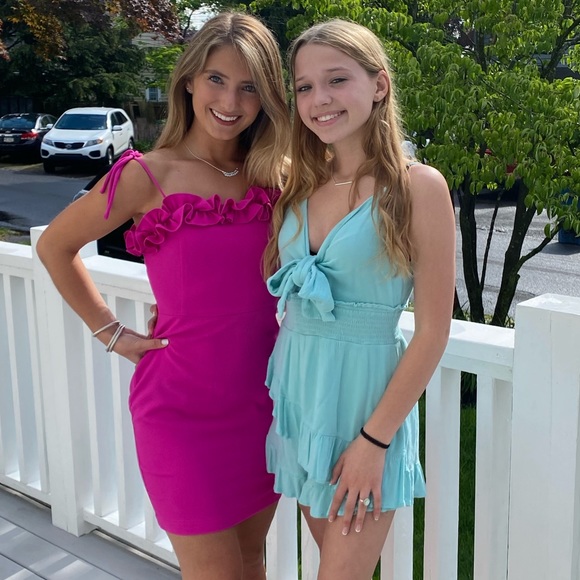 Meet your Posher, Addison - Picture 9 of 12